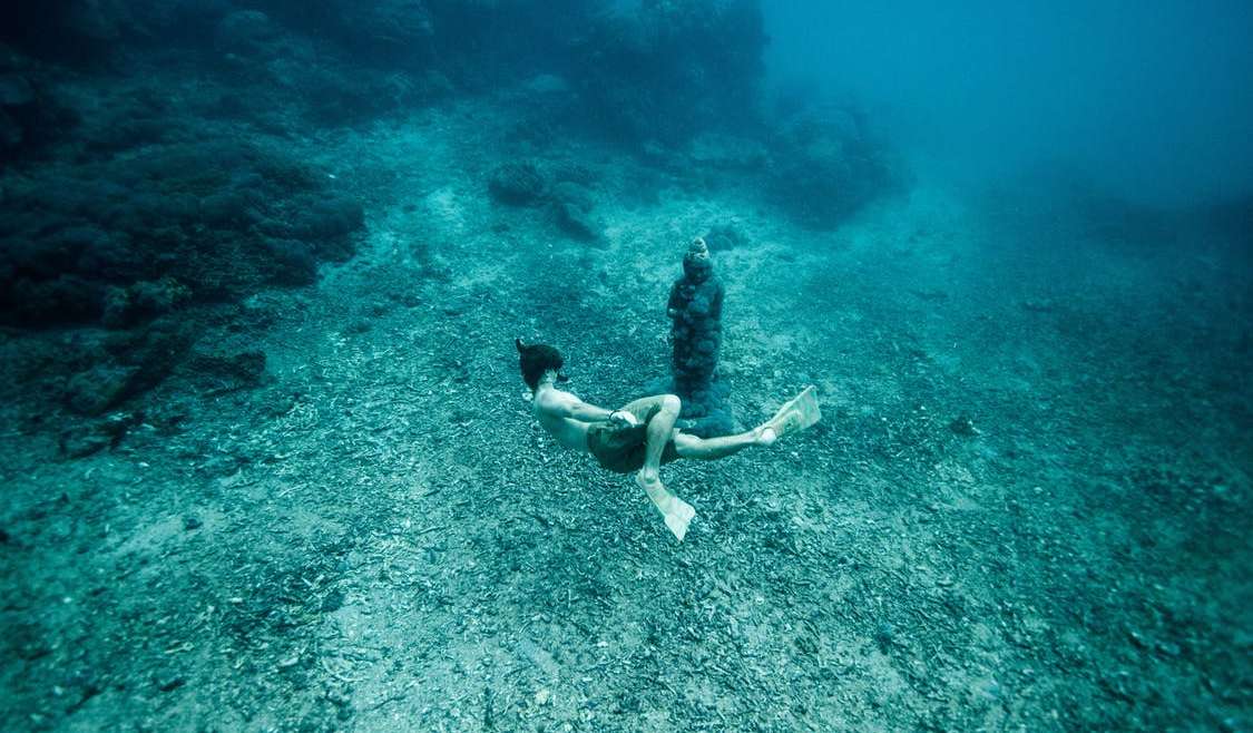 Meet the Free diving Couple Who Make Stunning Underwater Photos With No Scuba Gear