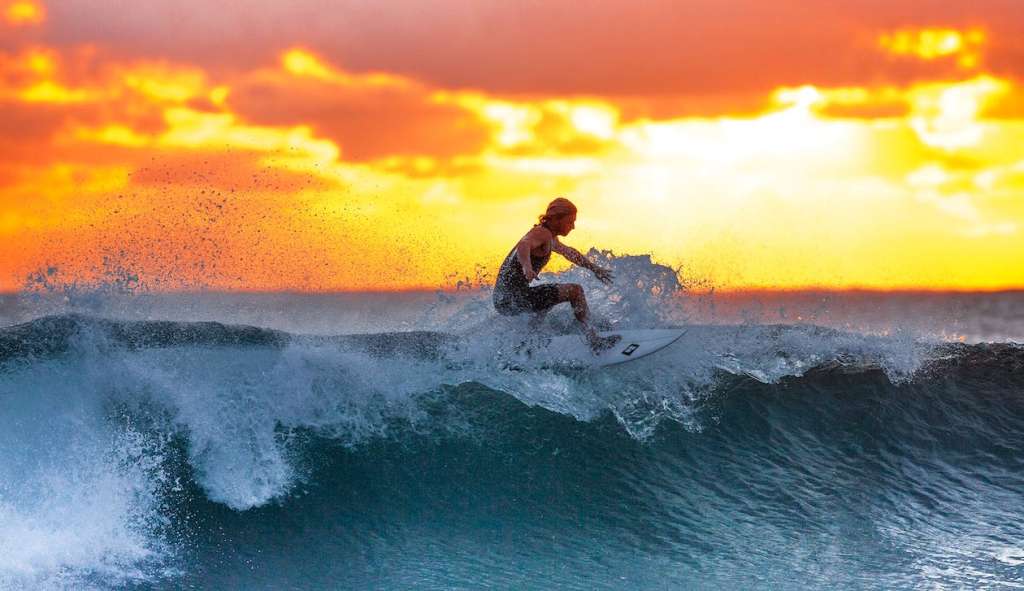 Central atoll Surfing 