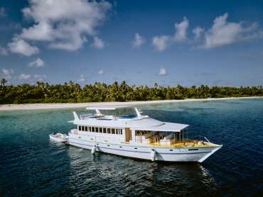 Central Atoll Surfing – Maldives Surf Charter – UnCrowded Breaks
