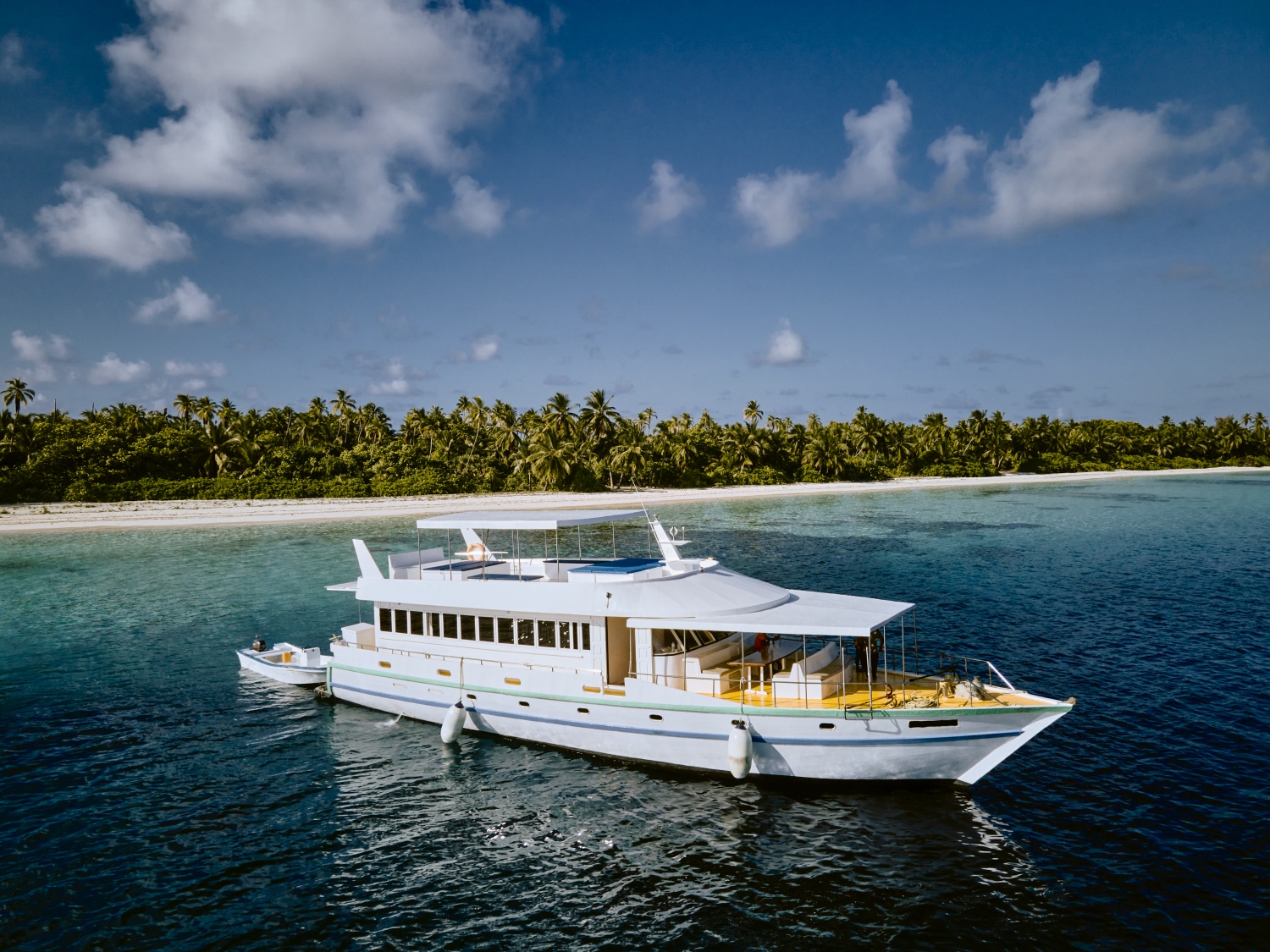 Central Atoll Surfing – Maldives Surf Charter – UnCrowded Breaks