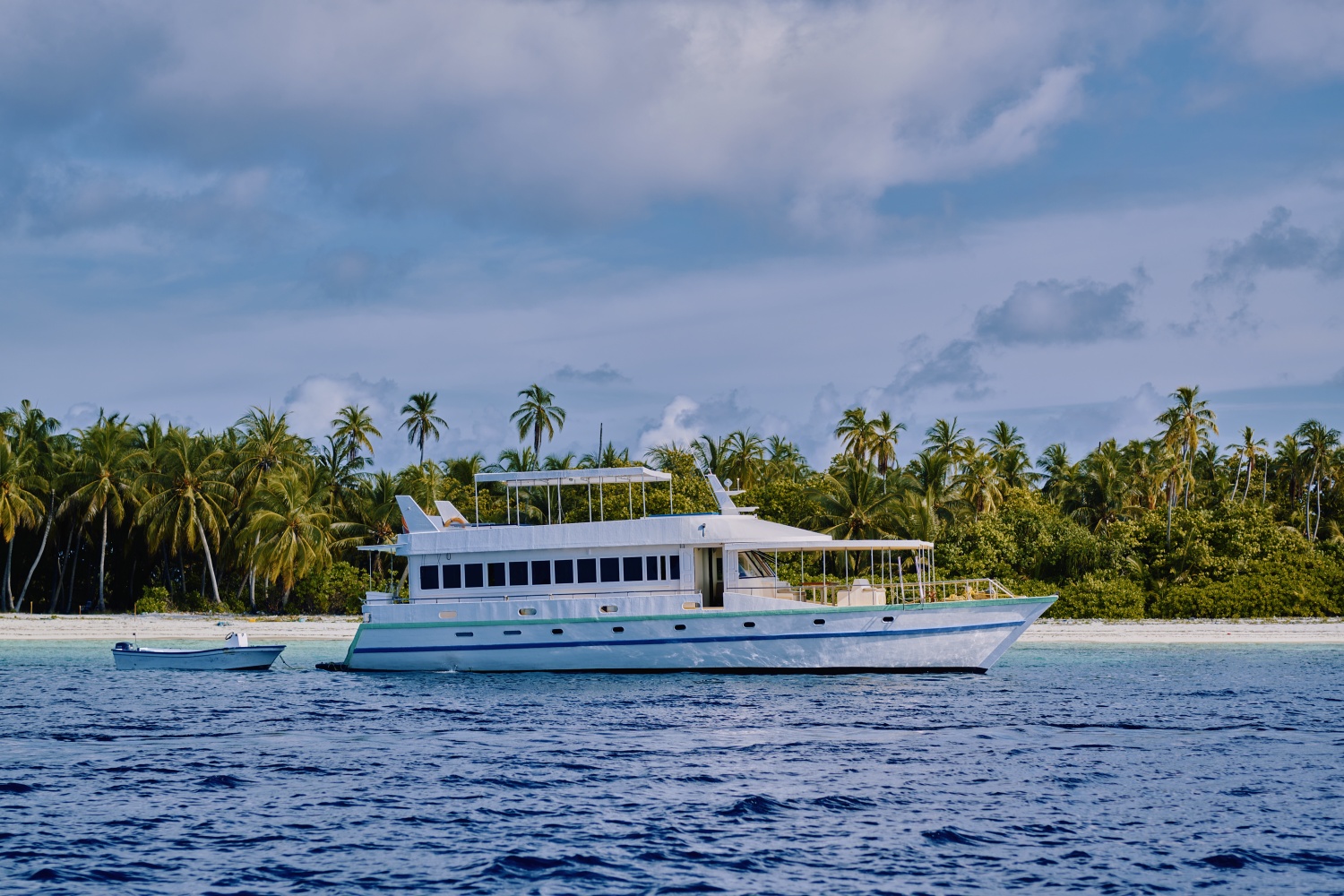 Surf boat in Huvadhoo